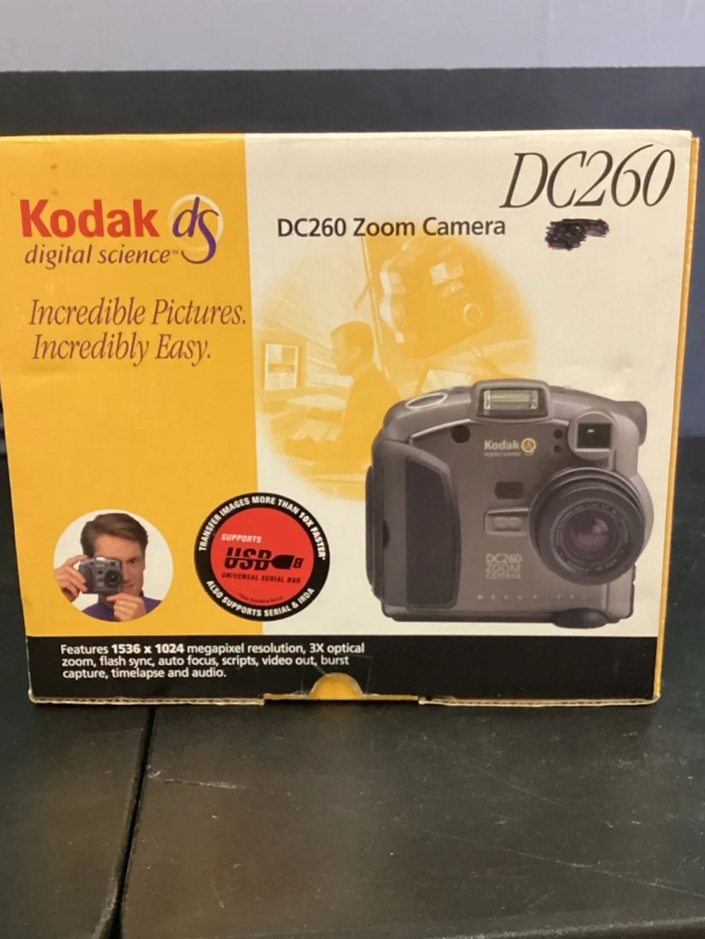 Kodak DC260 Zoom Camera Box with Gray Camera Image